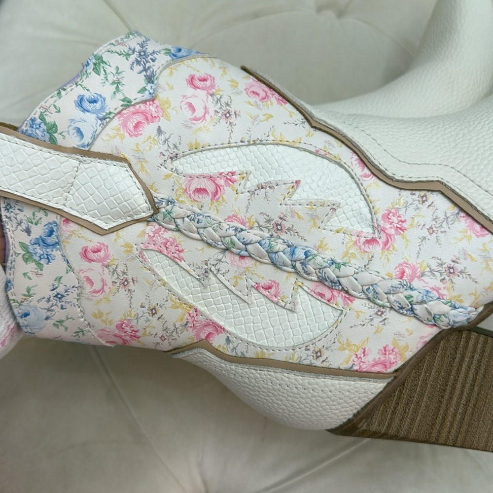 ALTAR’D state (MIA)  FLORAL BOOTS SIZE 6.5 Floral Cream  Boots - Picture 15 of 17